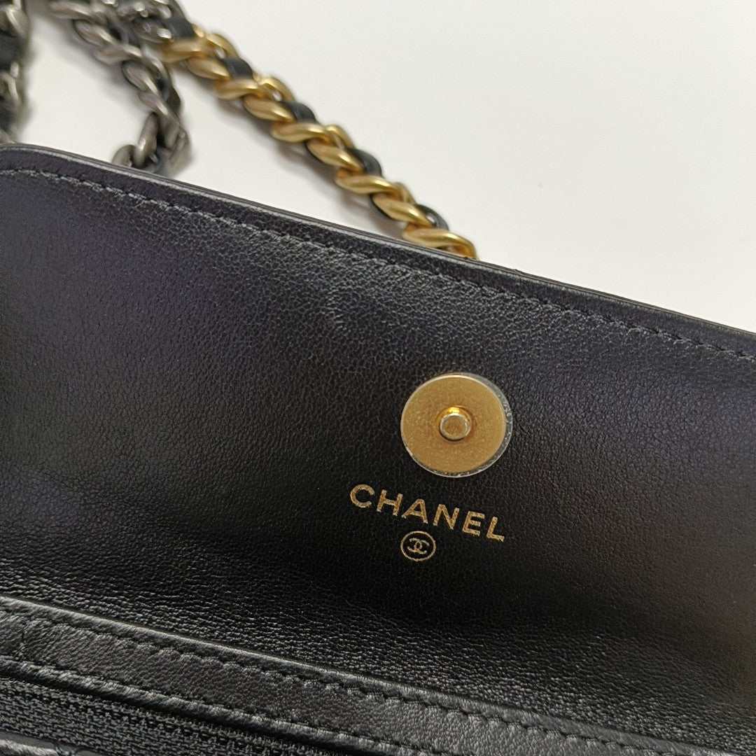 CHANEL 19 Small Quilted Lambskin Black