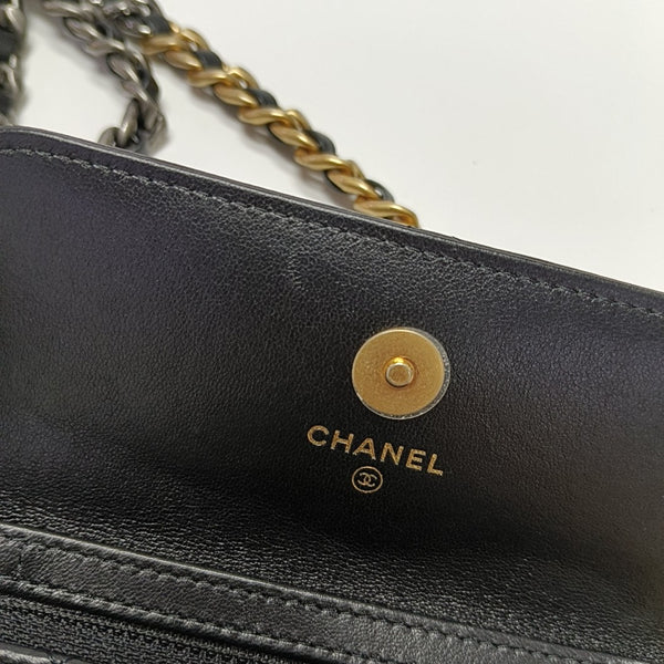 CHANEL 19 Small Quilted Lambskin Black