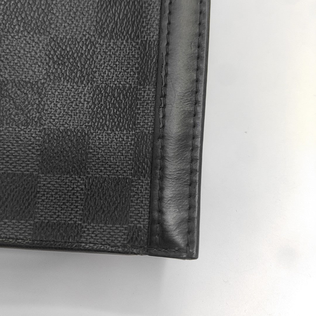 Pochette Voyag MM Damier Graphite Coated Canvas Gray
