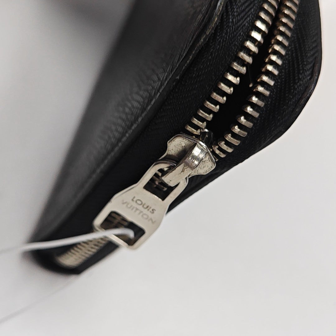 ZIPPY Calfskin Black Wallet