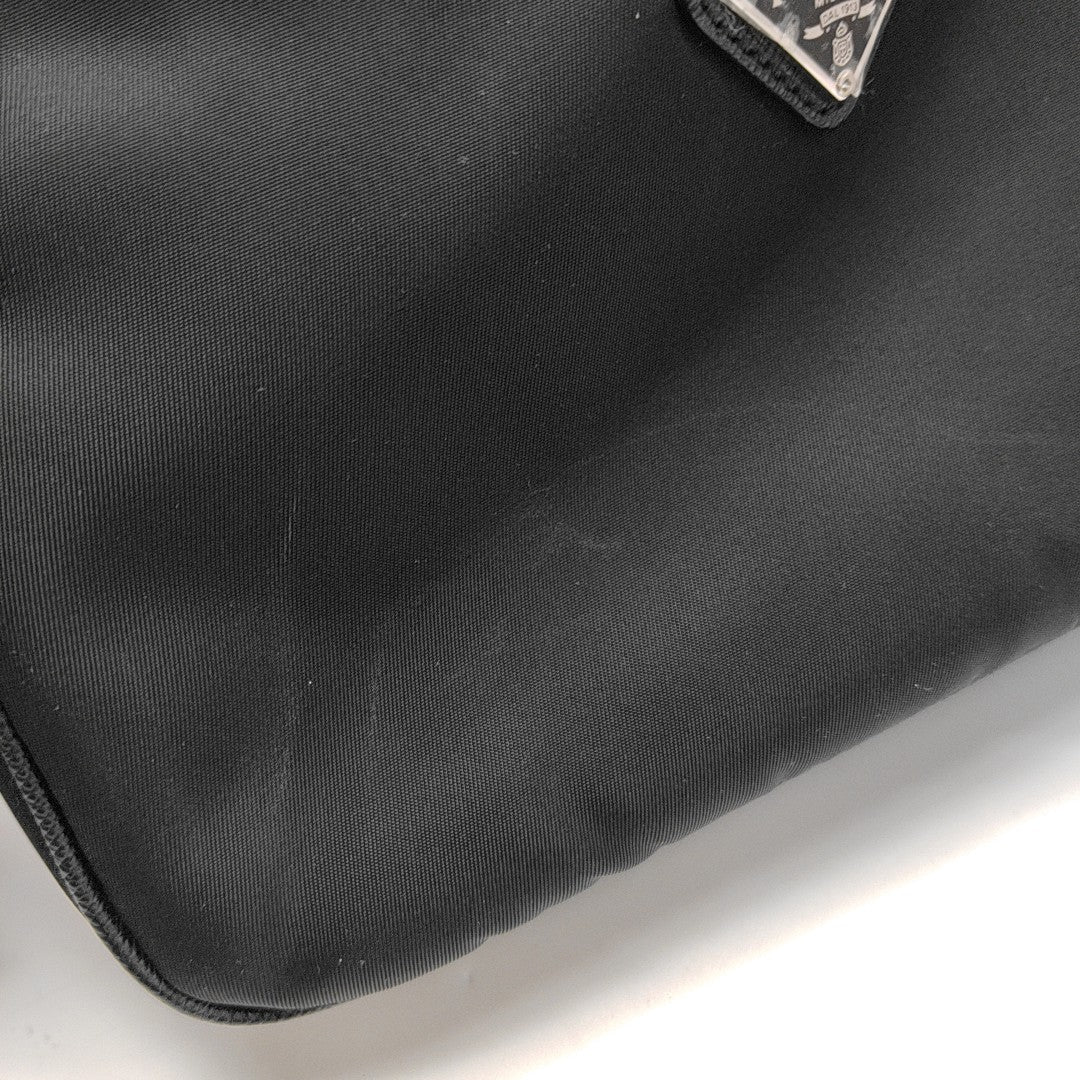 Authenticated pre-owned  Re-Edition2005 Nylon Black - Shoulder Bag at Looply
