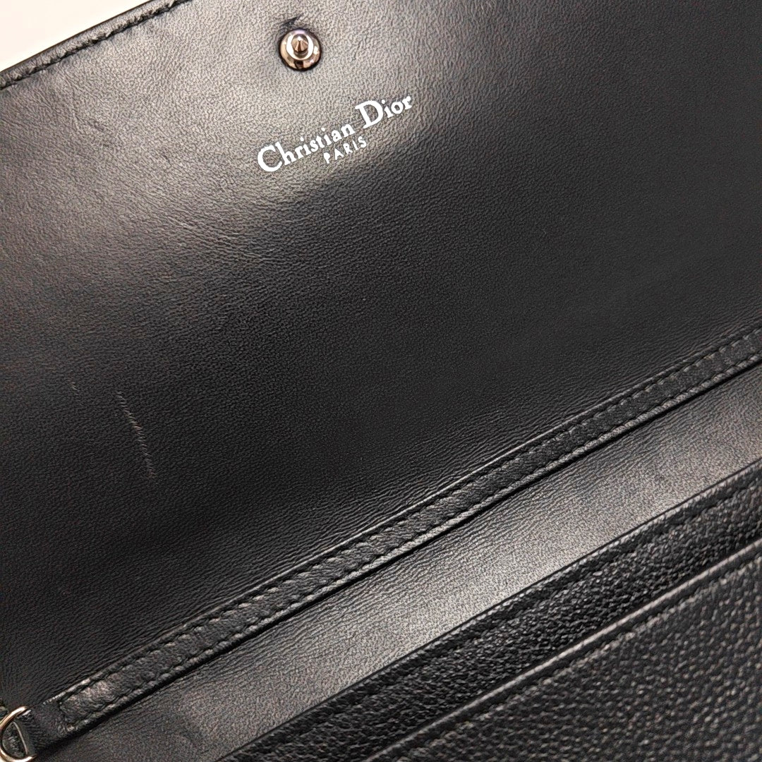 Authenticated pre-owned  Diorama Quilted Calfskin Black - Shoulder Bag at Looply