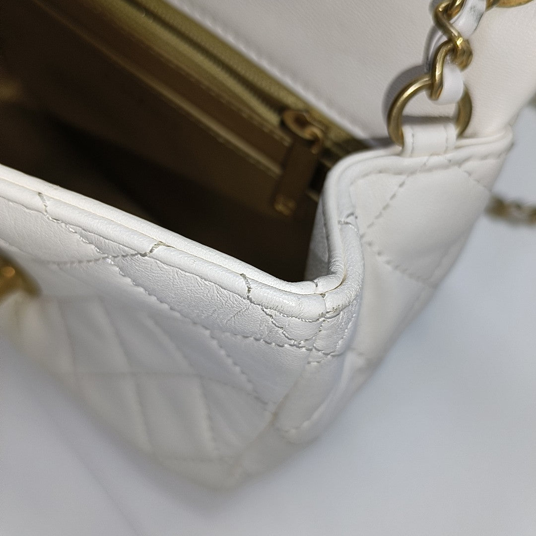 CLASSIC FLAP Mini Quilted Lambskin White