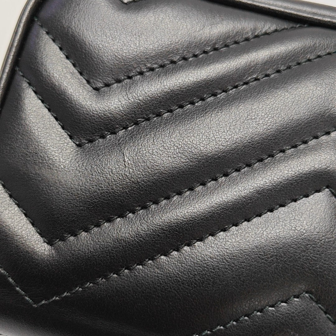 GG Marmont Mini Chevron Piel de Cordero Negro