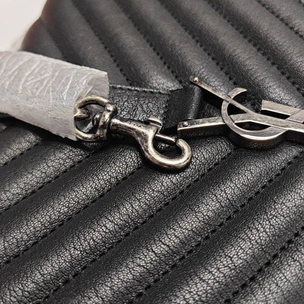 COLLEGE Chevron Lambskin Black