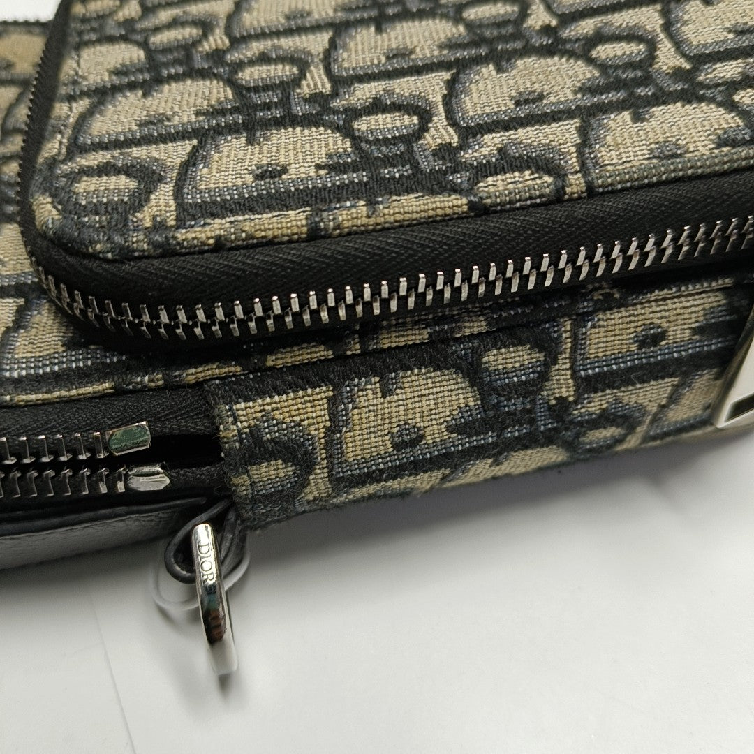 Rider Oblique Canvas Black