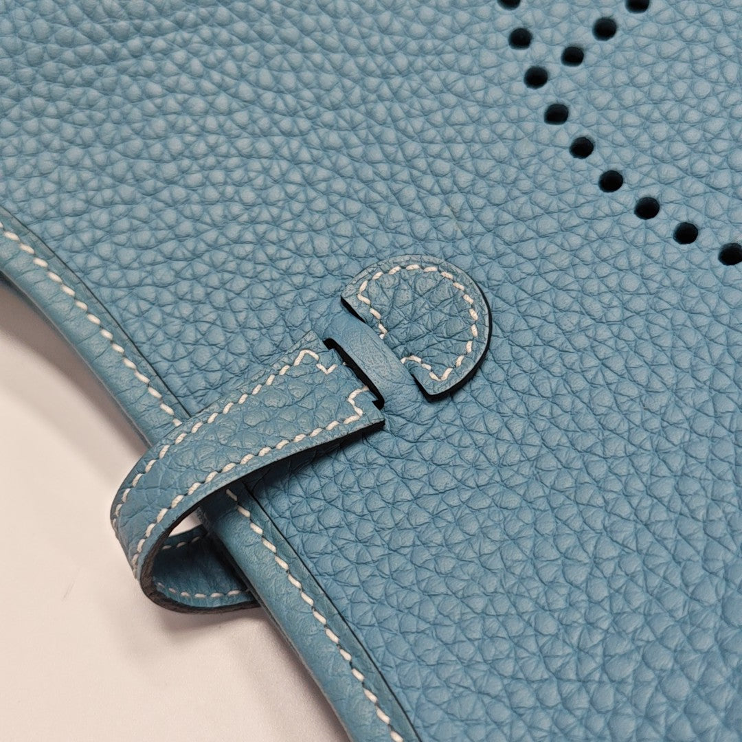 Evelyne 17 Clemence Blue