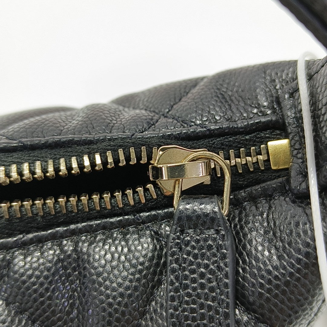 HOBO Quilted Grained Calfskin Black