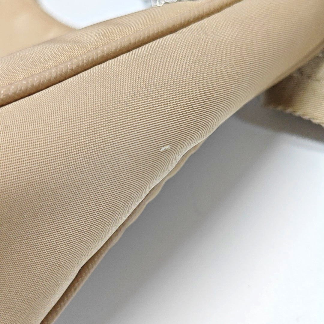 Authenticated pre-owned  Re-Edition2005 Nylon Beige - Shoulder Bag at Looply