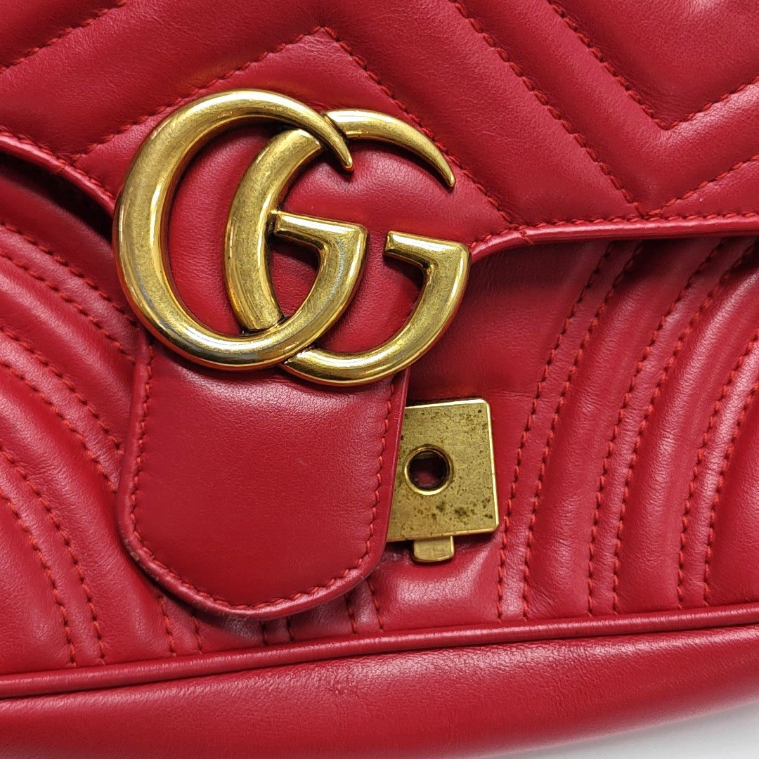 Authenticated pre-owned  GG Marmont Medium Quilted Calfskin Red - Shoulder Bag at Looply