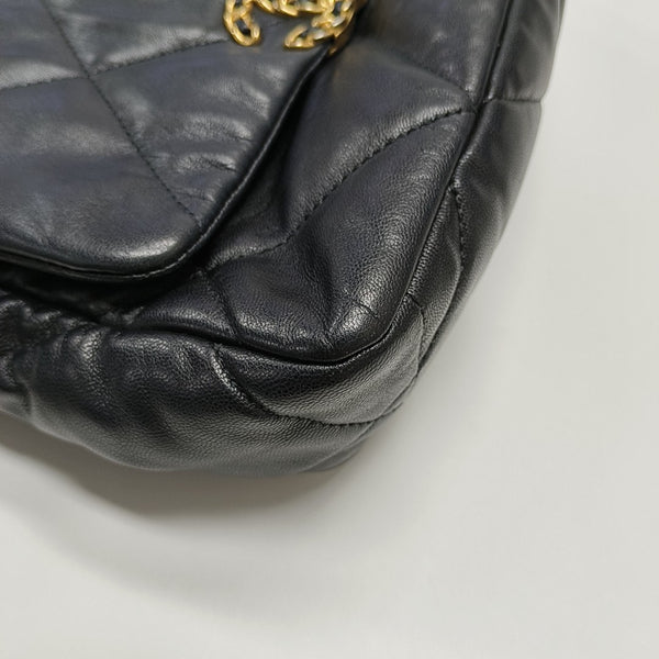 CHANEL 19 Quilted Lambskin Black