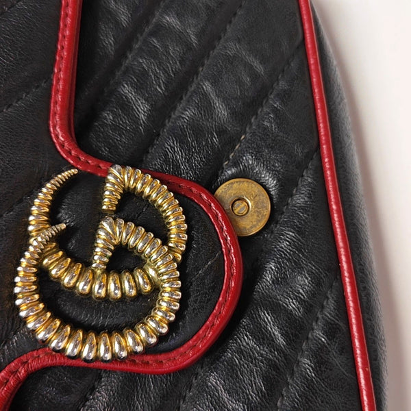 Authenticated pre-owned  GG Marmont Super Mini Quilted Calfskin Black - Crossbody Bag at Looply