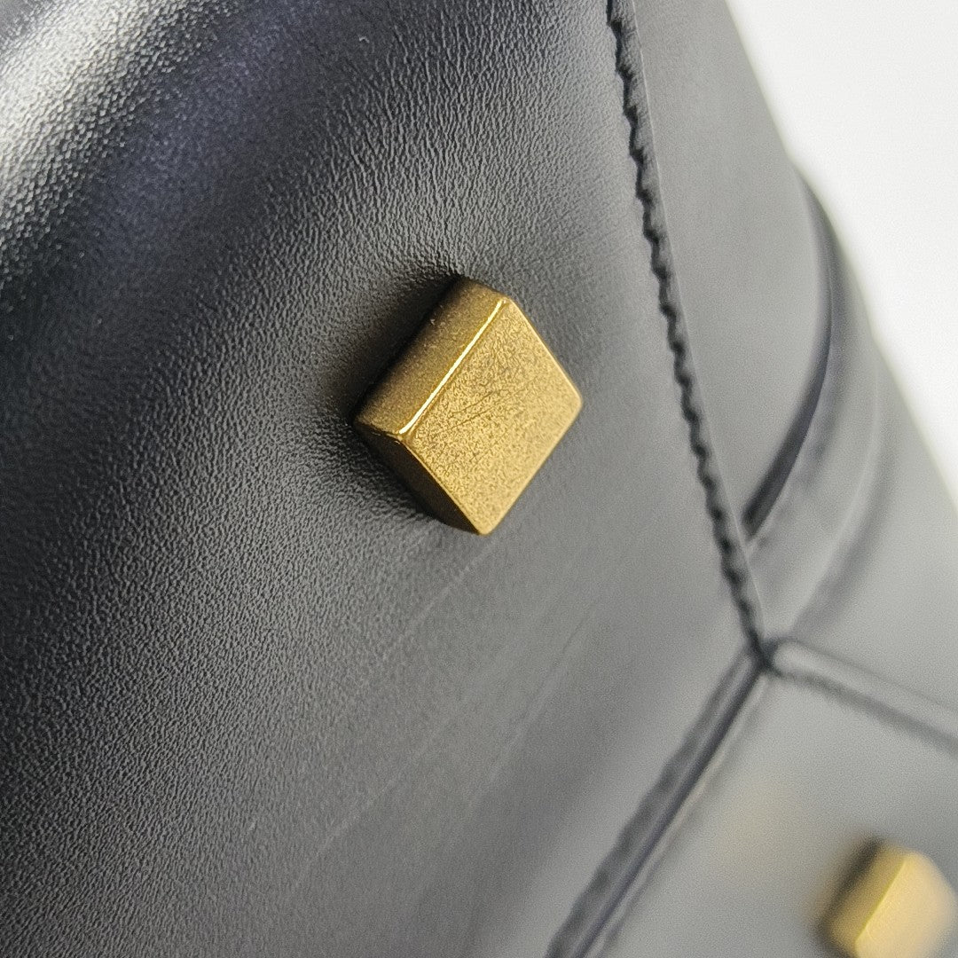 LE 37 Small Calfskin Black