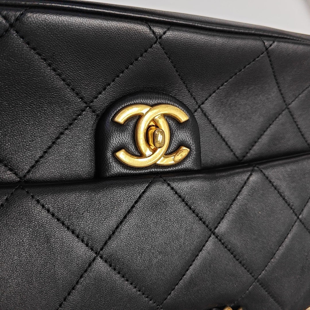CLASSIC FLAP Jumbo Quilted Lambskin Black