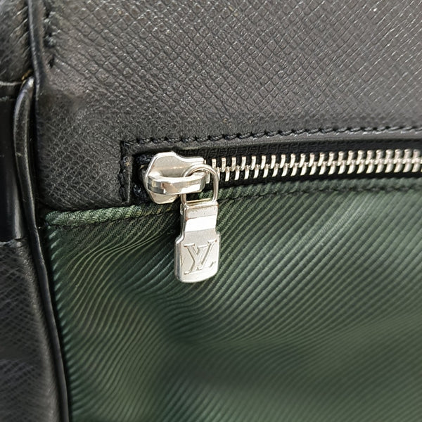 VIKTOR Calfskin Black