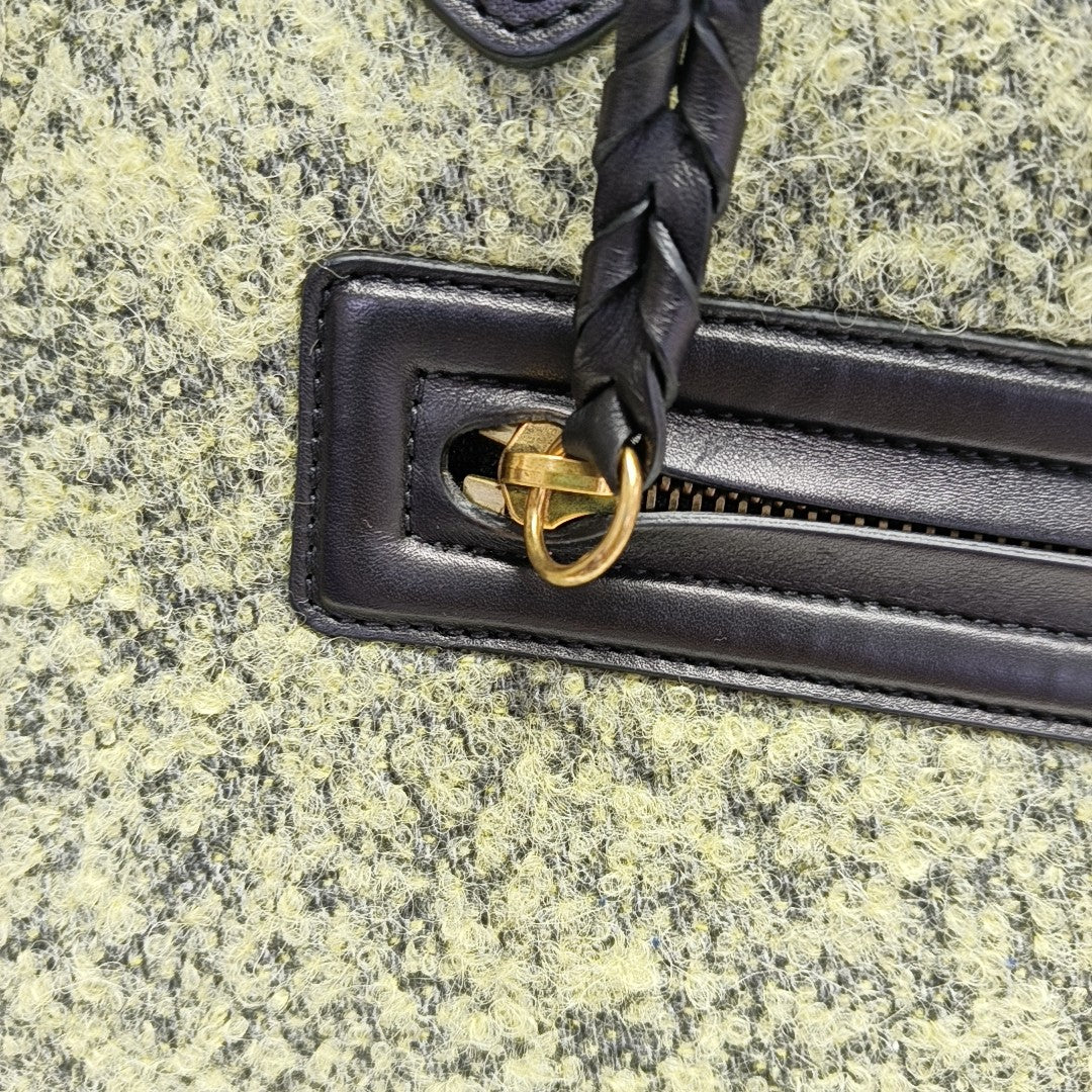 Authenticated pre-owned  LUGGAGE Felt Green - Top Handle Bag at Looply