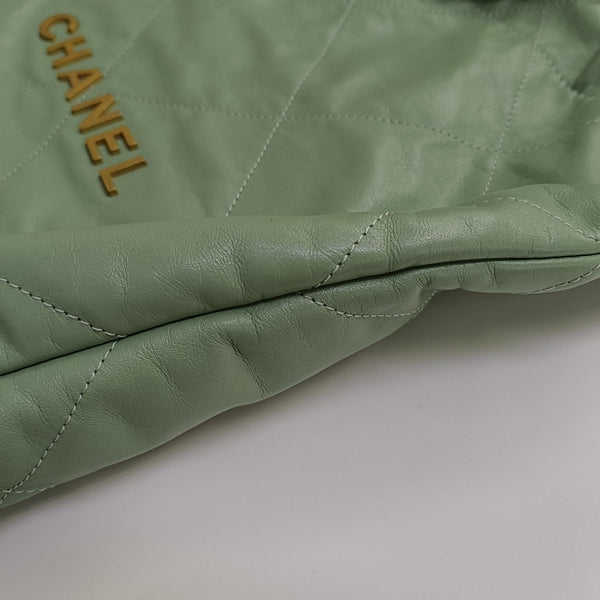 CHANEL 22 Small Quilted Calfskin Green