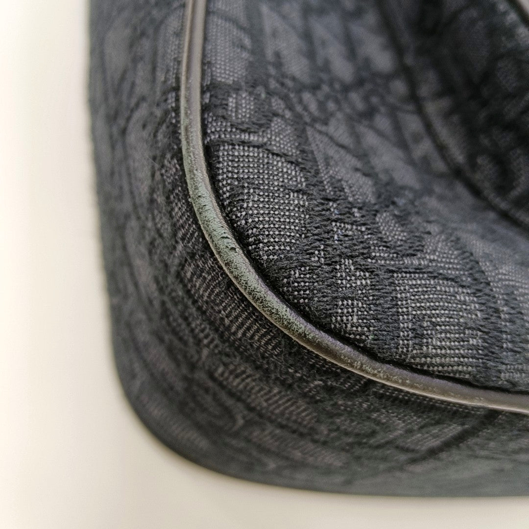 Authenticated pre-owned  Saddle Monogram Canvas Black - Tote Bag at Looply