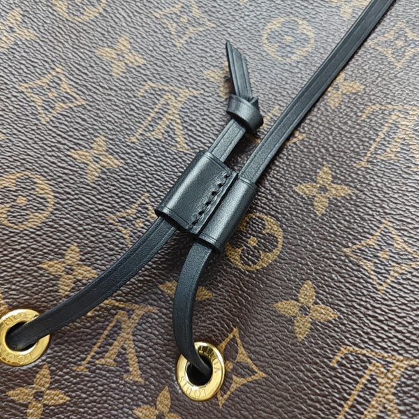 NÉONOÉ MM Monogram Coated Canvas Brown