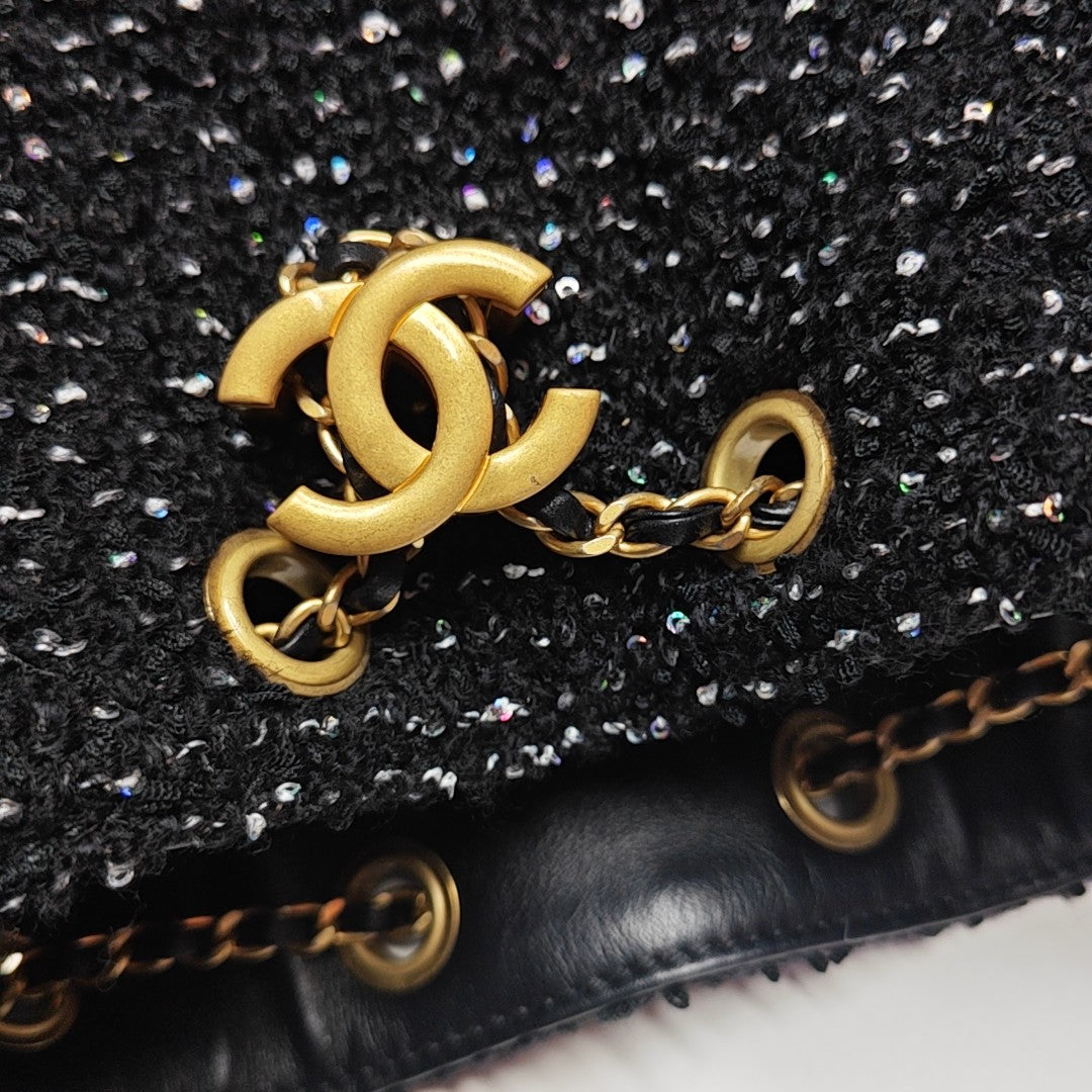 CHANEL 25 Medium Quilted Fabric Black