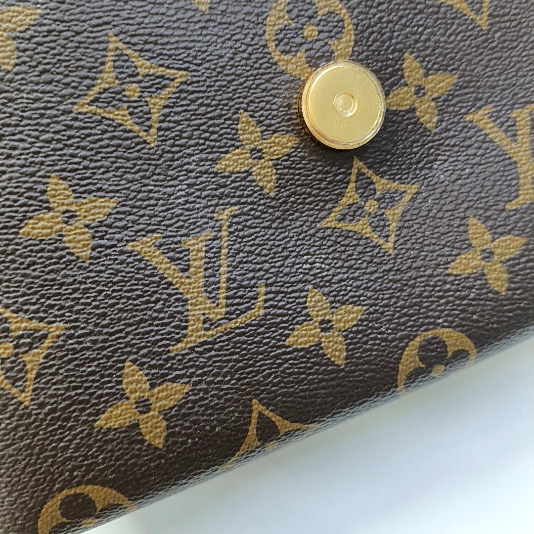 Authenticated pre-owned  LOCKY BB Monogram Coated Canvas Brown - Shoulder Bag at Looply