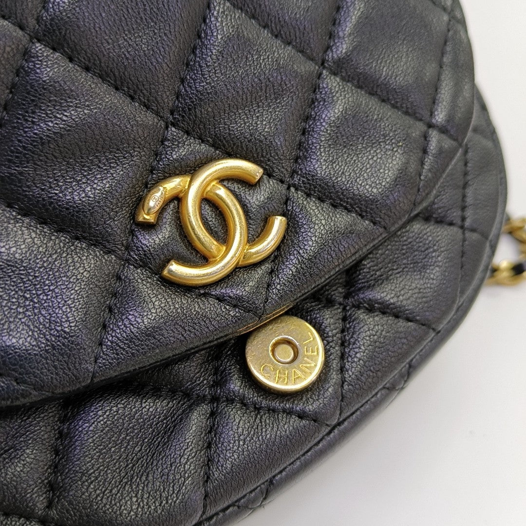 Quilted Lambskin Shoulder Bag Black