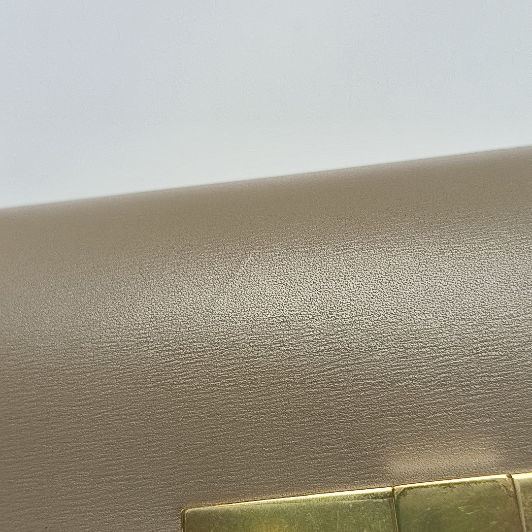 MANHATTAN Medium Calfskin Beige