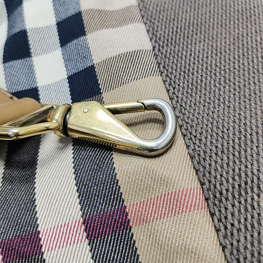 Canvas Brown