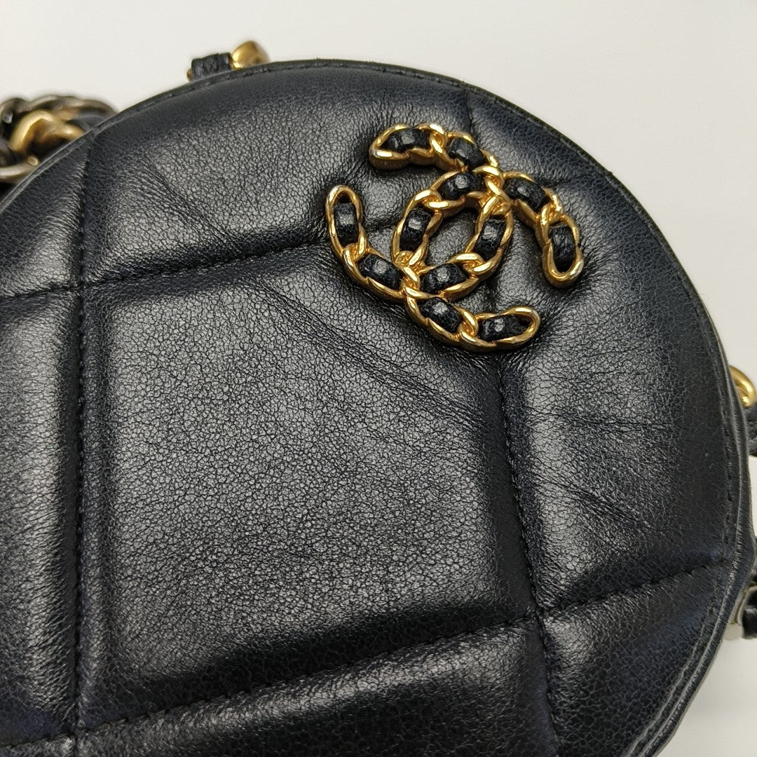 CHANEL 19 Quilted Lambskin Black