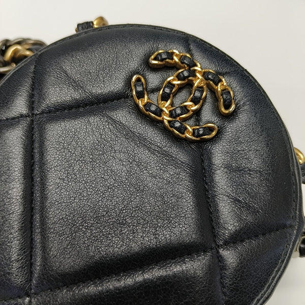 CHANEL 19 Quilted Lambskin Black