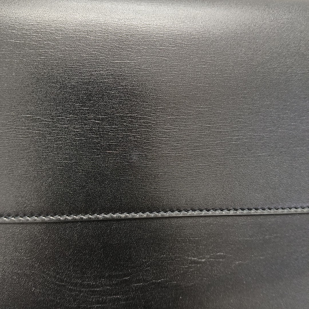 MANHATTAN Medium Calfskin Black