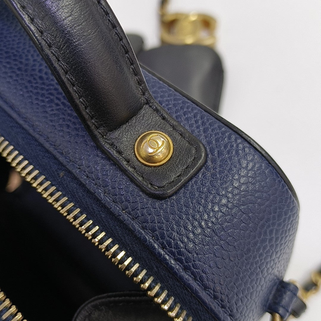 Authenticated pre-owned  FILIGREE Small Quilted Grained Calfskin Blue - Shoulder Bag at Looply