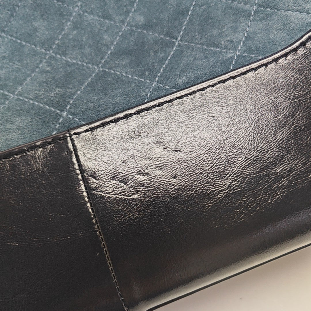 GABRIELLE Medium Quilted Suede Blue