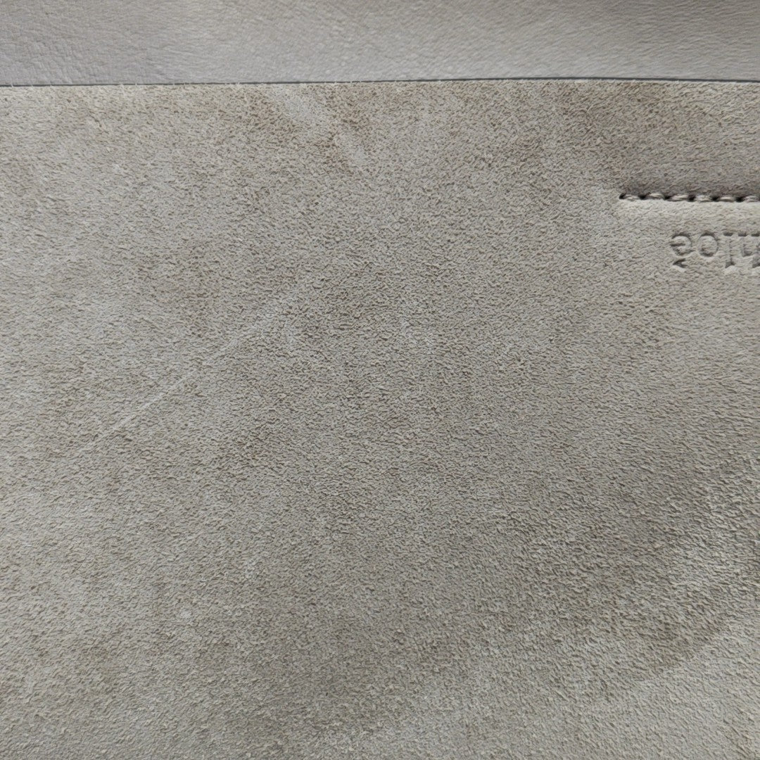 Faye Medium Calfskin Gray