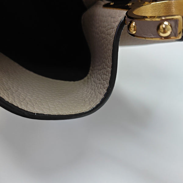 CAPUCINES MM Calfskin Gray