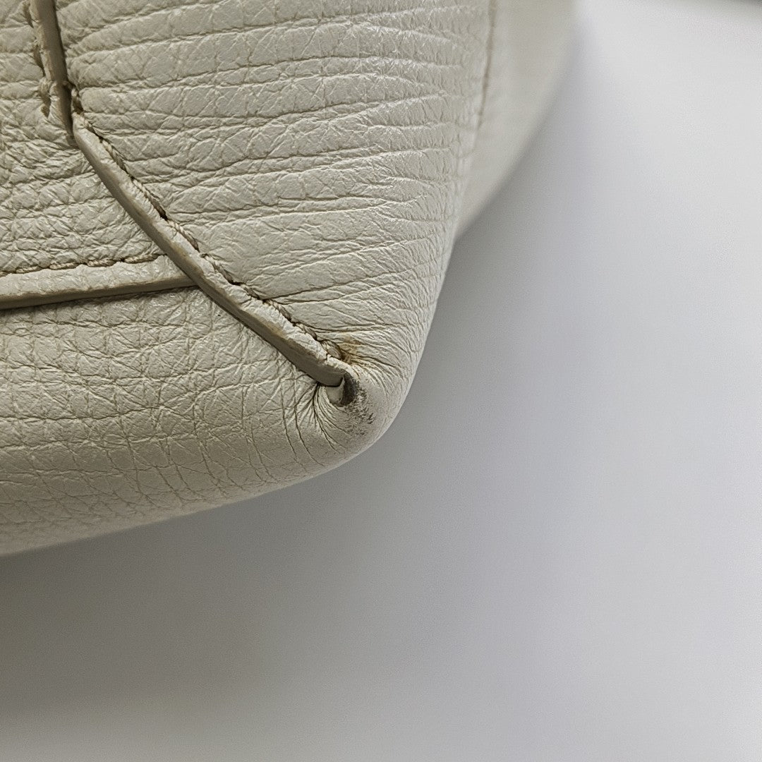 Authenticated pre-owned  Arco Medium Calfskin White - Tote Bag at Looply