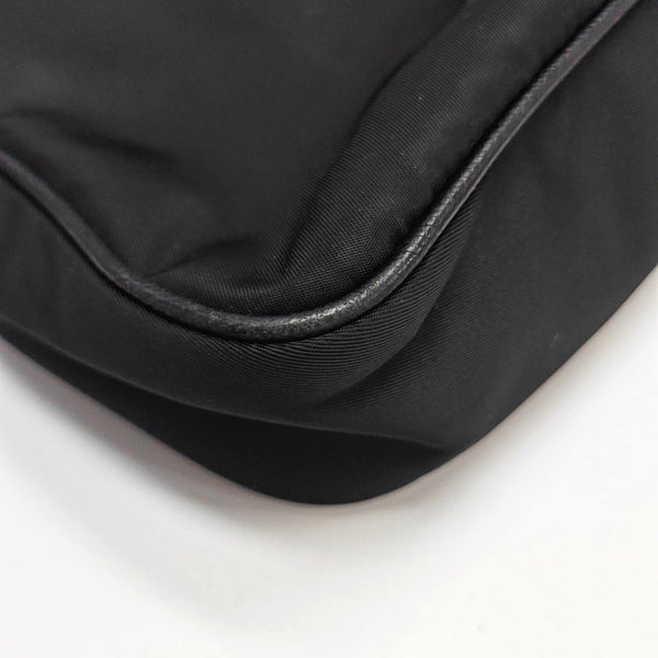 Authenticated pre-owned  Re-Edition2005 Nylon Black - Shoulder Bag at Looply