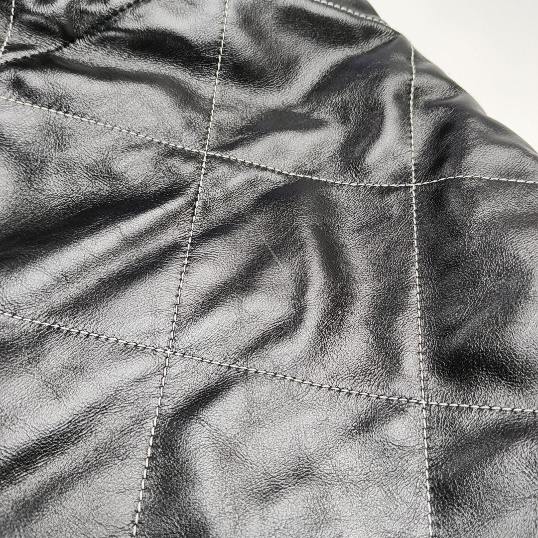 CHANEL 22 Small Quilted Calfskin Black