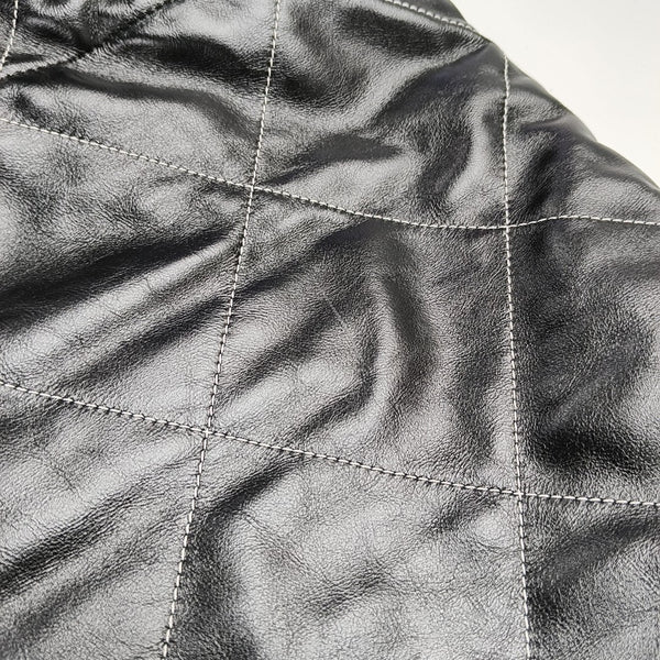 CHANEL 22 Small Quilted Calfskin Black