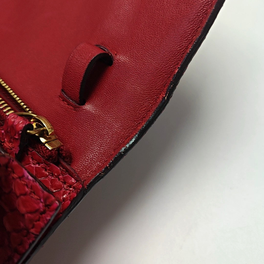 Authenticated pre-owned  CLASSIC BOX Medium Python Red - Shoulder Bag at Looply