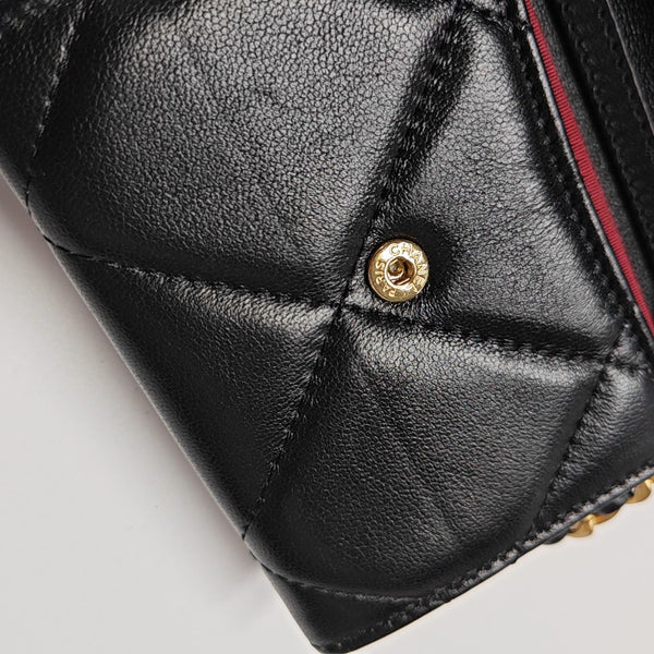 Authenticated pre-owned  CHANEL 19 Small Quilted Lambskin Black - Shoulder Bag at Looply