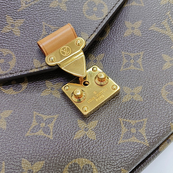 MÉTIS MM Monogram Coated Canvas Brown