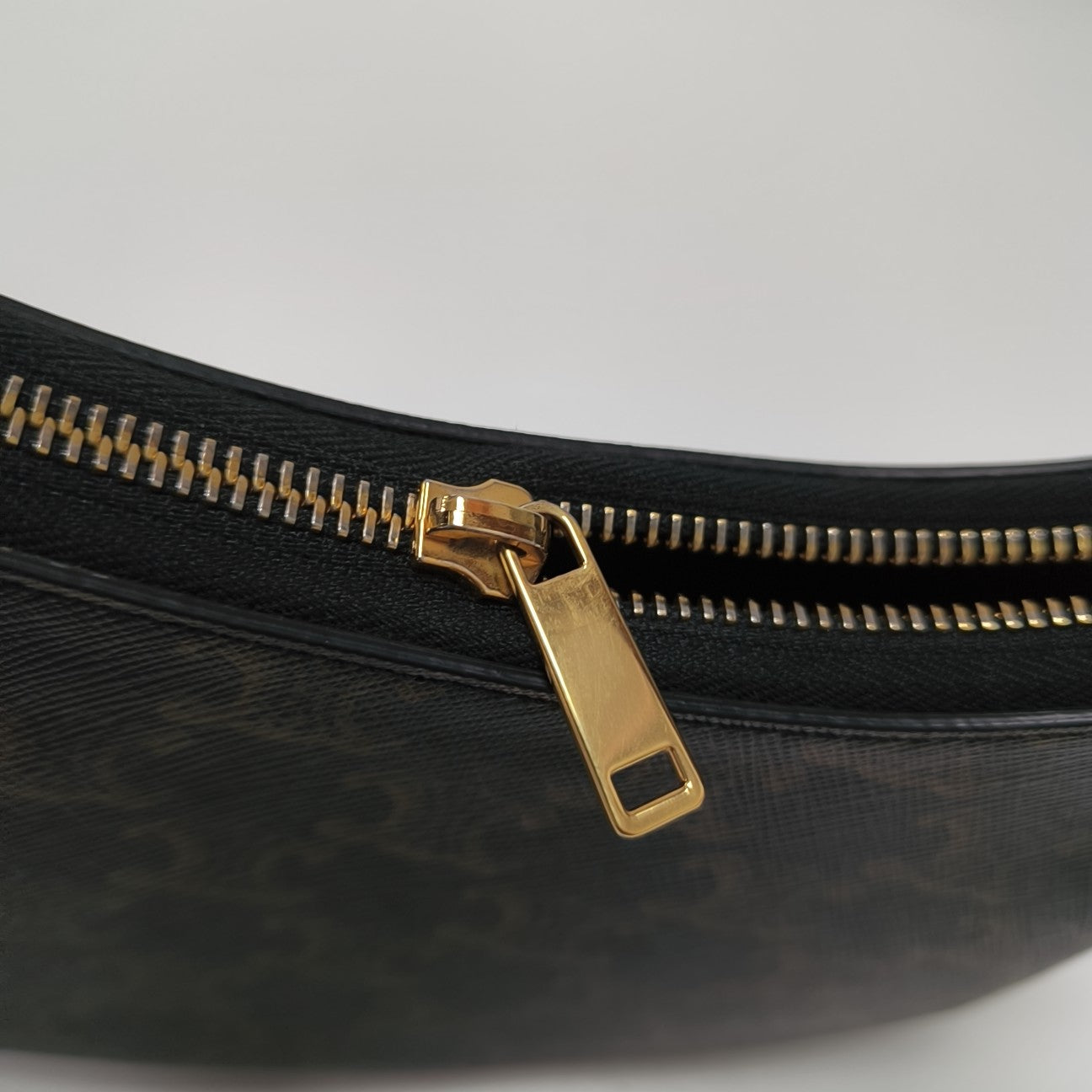 AVA Medium Coated Canvas Brown