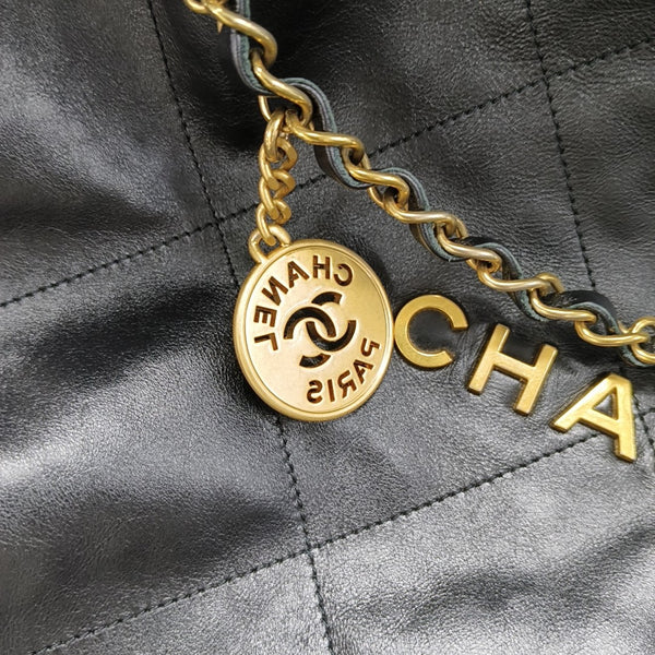 CHANEL 22 Small Quilted Calfskin Black