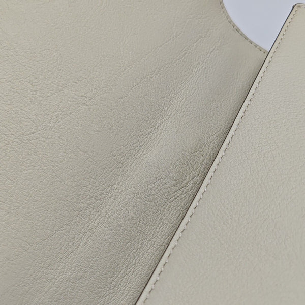 Nile Medium Calfskin White
