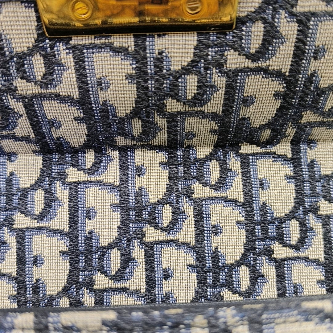 Authenticated pre-owned  30 Montaigne Oblique Canvas Blue - Shoulder Bag at Looply