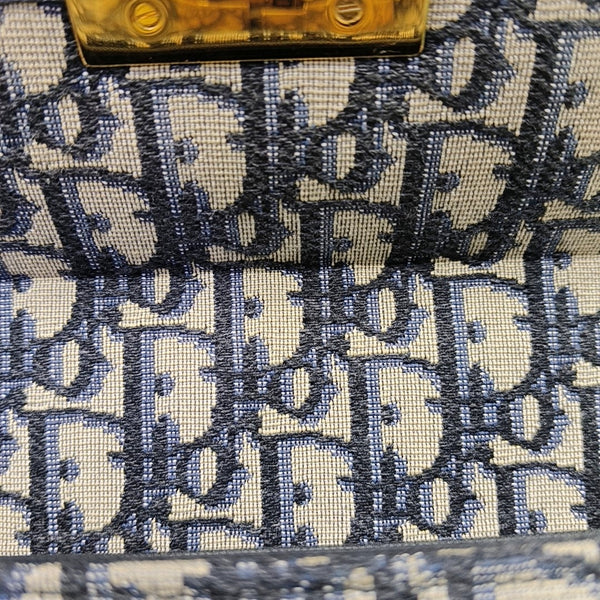 Authenticated pre-owned  30 Montaigne Oblique Canvas Blue - Shoulder Bag at Looply