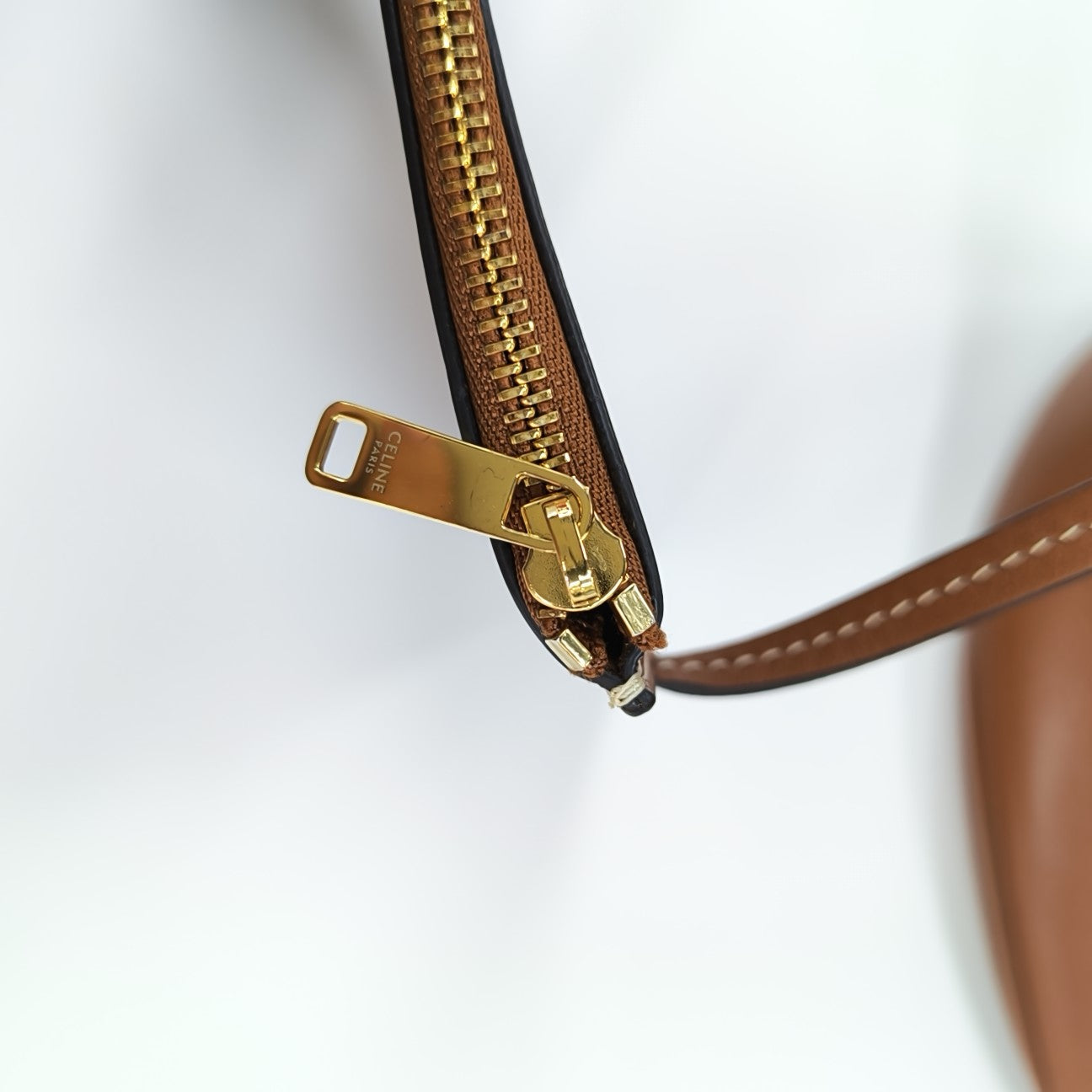 BUCKET 16 Calfskin Brown