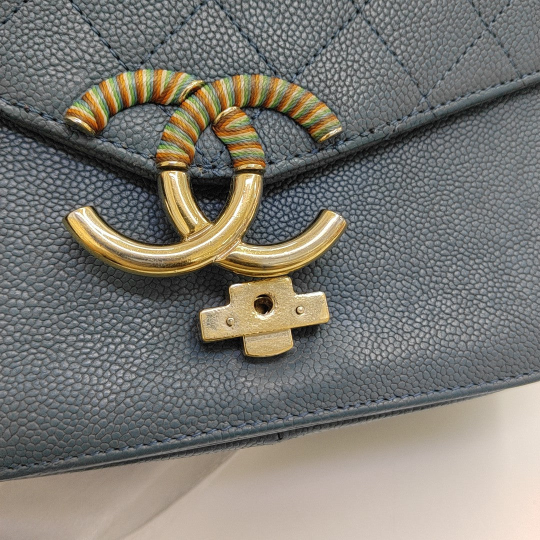 THREAD AROUND Quilted Grained Calfskin Blue