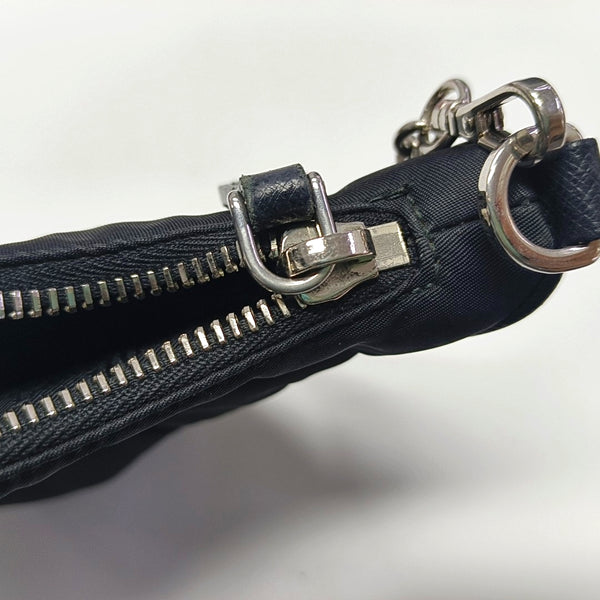 Authenticated pre-owned  Re-Edition2005 Nylon Black - Shoulder Bag at Looply